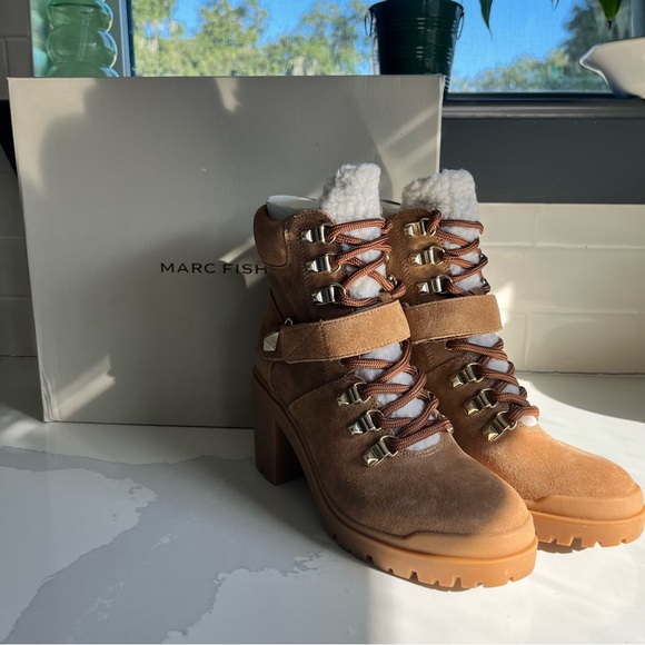 Marc Fisher Nature Suede Sherpa Trim Lug Sole Hiker Booties Sz 7.5 Med BNWB - Picture 4 of 15